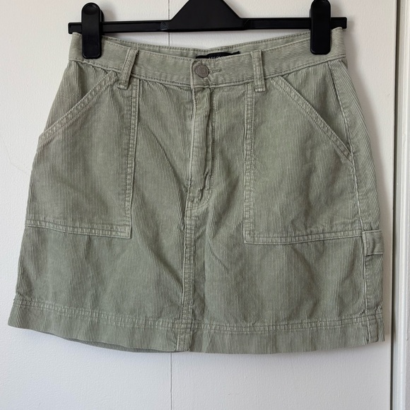 ✨Glassons Sage Corduroy Skirt Size 10 — 9/10 - Picture 1 of 4